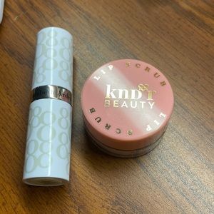 Elizabeth Arden Lipstick and Kindr Beauty Lip Scrub